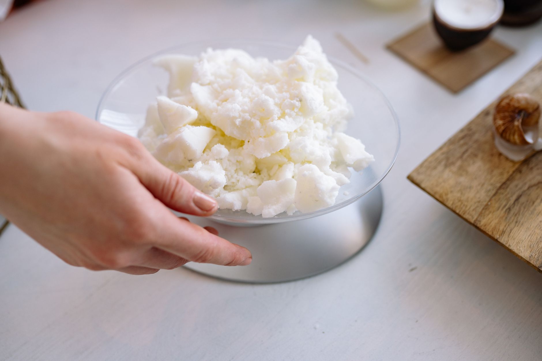 Bougies artisanales : cire, mèche et parfum